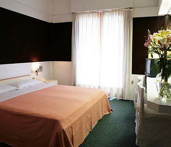 לאוריה אינפריורה Hotel Isola Di Lauria מראה חיצוני תמונה