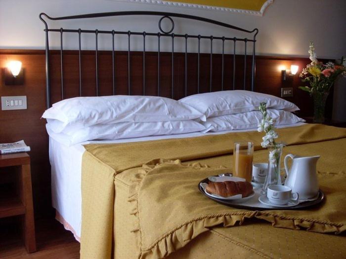 לאוריה אינפריורה Hotel Isola Di Lauria חדר תמונה
