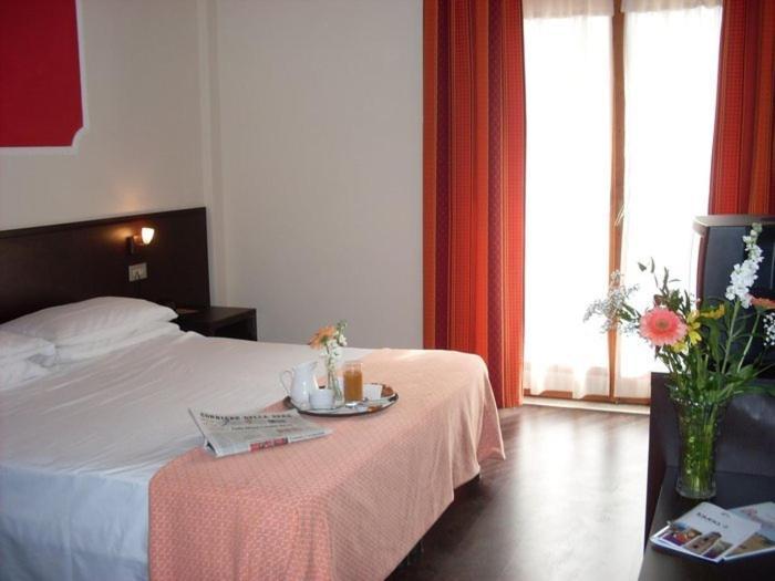 לאוריה אינפריורה Hotel Isola Di Lauria חדר תמונה
