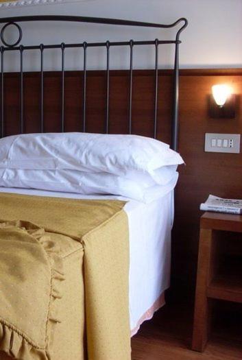 לאוריה אינפריורה Hotel Isola Di Lauria חדר תמונה